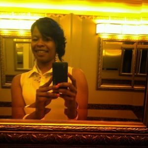 Meet your Posher, Romona